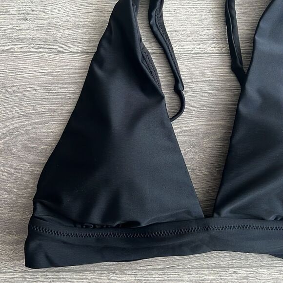 NWT AERIE Triangle Bikini Top Black Size Medium Tie Back Removable Pads Classic - Picture 3 of 6